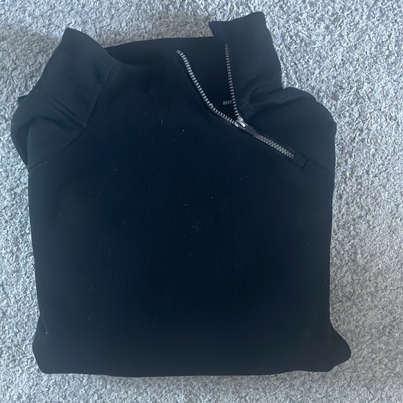 100% Polyester Crewneck - Picture 2 of 3